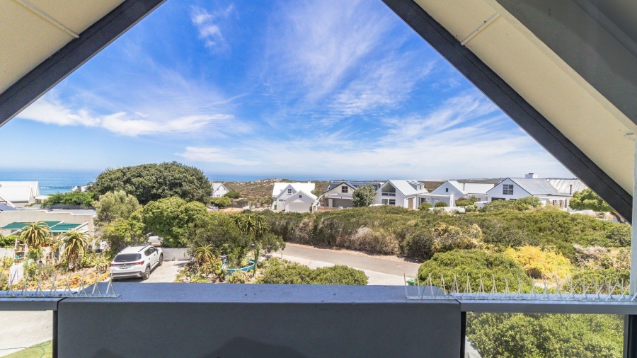 4 Bedroom Property for Sale in Grotto Bay Western Cape